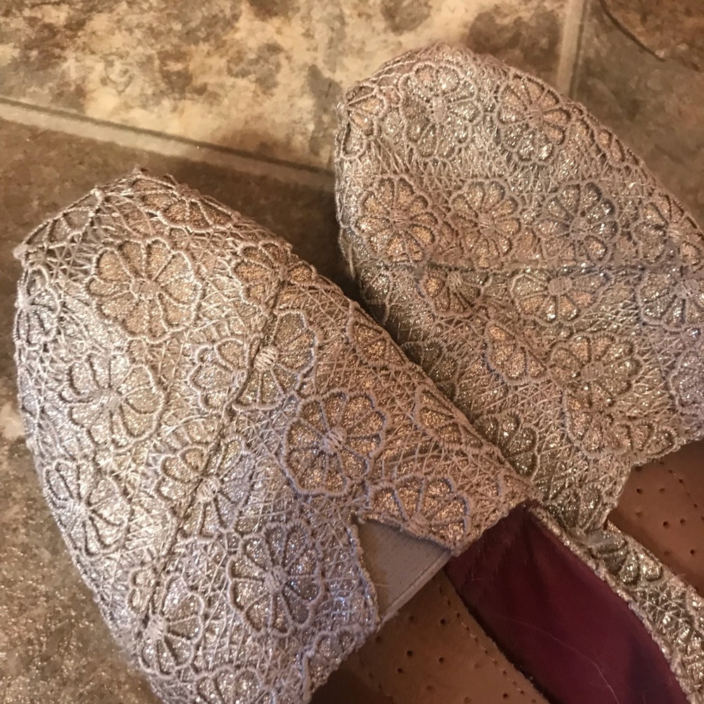 Toms